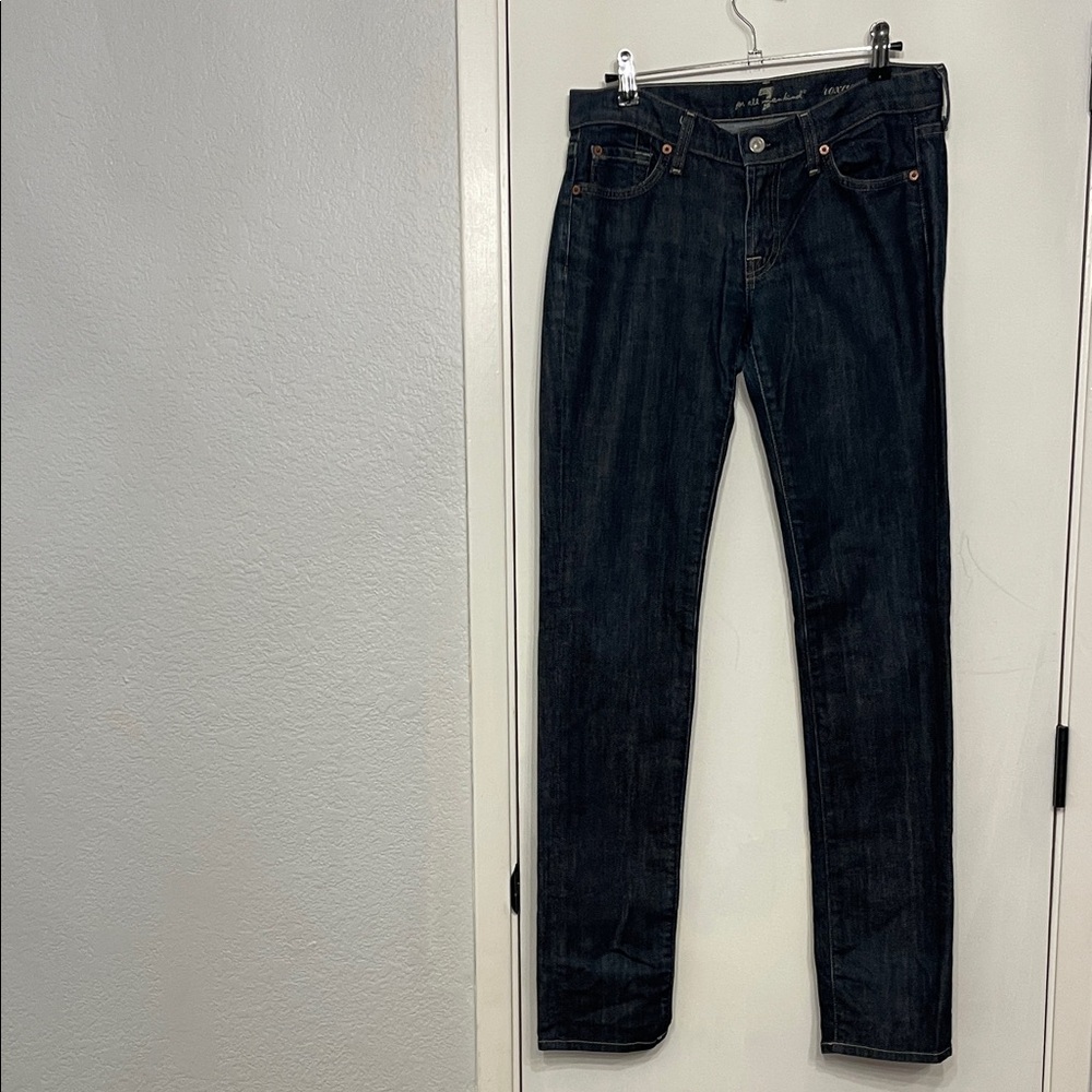 Designer Dark Wash Slim Leg Jeans – Size 28